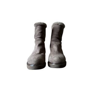 Aquatalia Women's Brown Suede Boots size 9